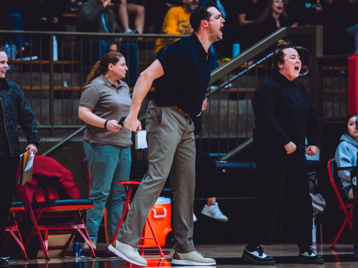 Sideline leadership hyped moment